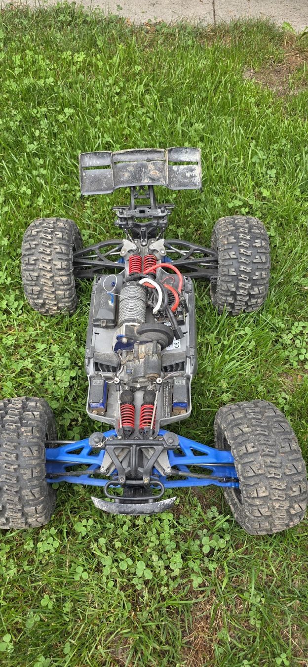 Traxxas Modellismo RC: Traxxas E-Revo RC Modellauto  – Usato da Meikirch venduto da Letgo01 2