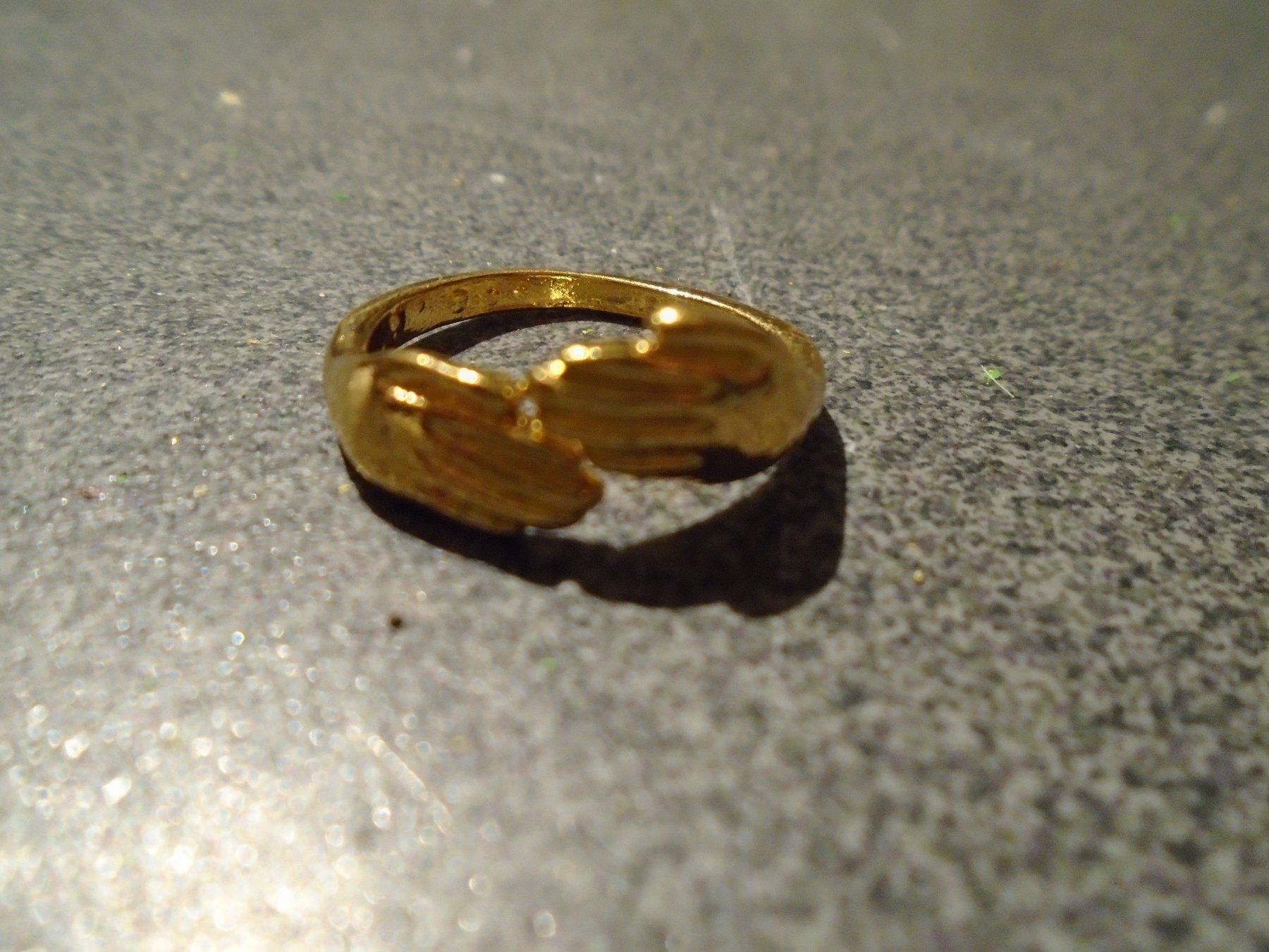 Anelli: Ring goldfarbig, Hände – Usato da Zürich venduto da abraxas1291