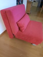 Roter Bettsessel mit Kissen, bequem & platzsparend