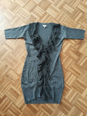 Karen Millen Strickkleid Gr 36, 47% Wollen mit Rüschen Damen