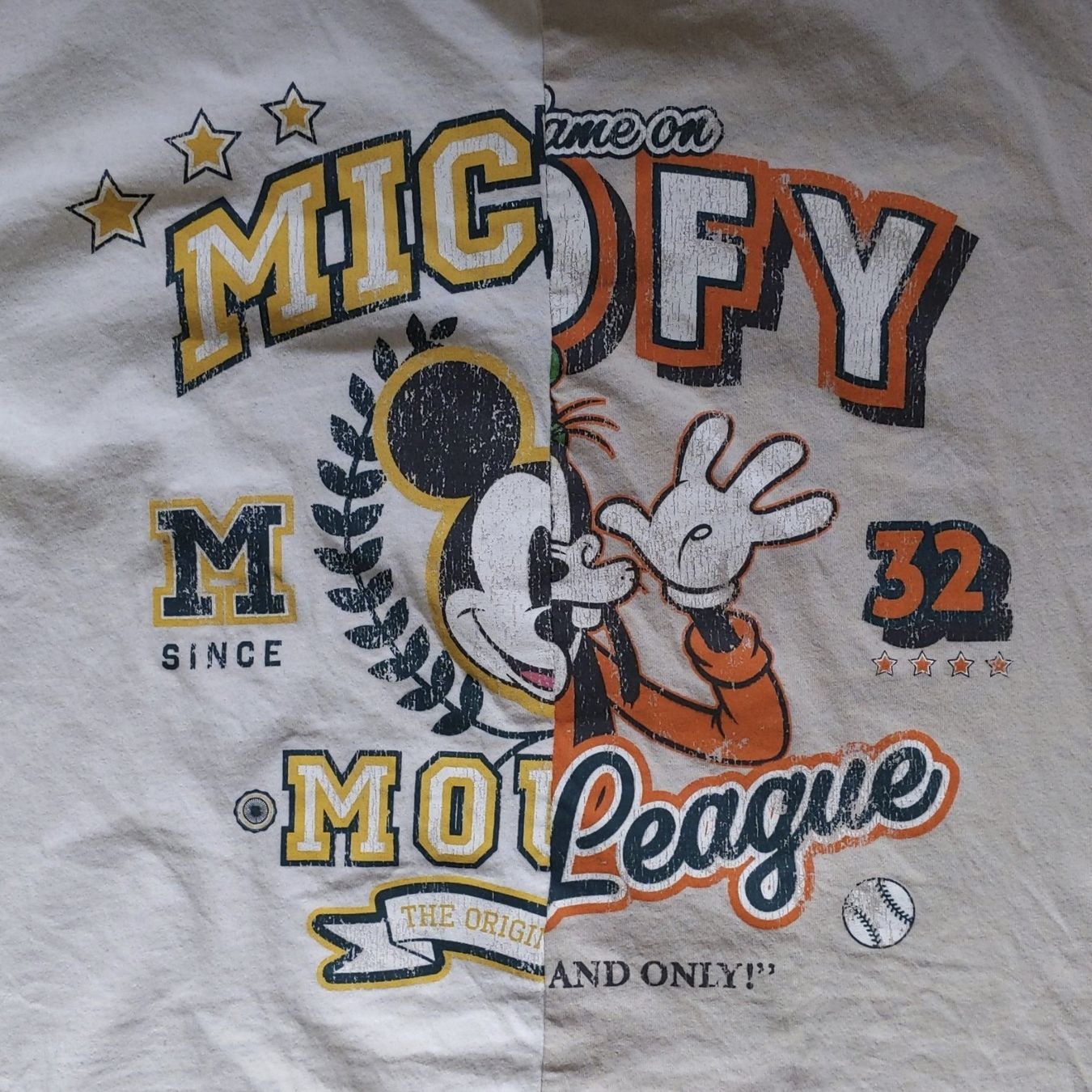 Disney T-shirt: T-shirt Mickey retro – Usato da Orsieres venduto da IndianaJones50a 1