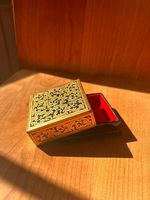 3 Vintage Lackdosen. Myanmar goldfarbenes Dekor, roter Samt