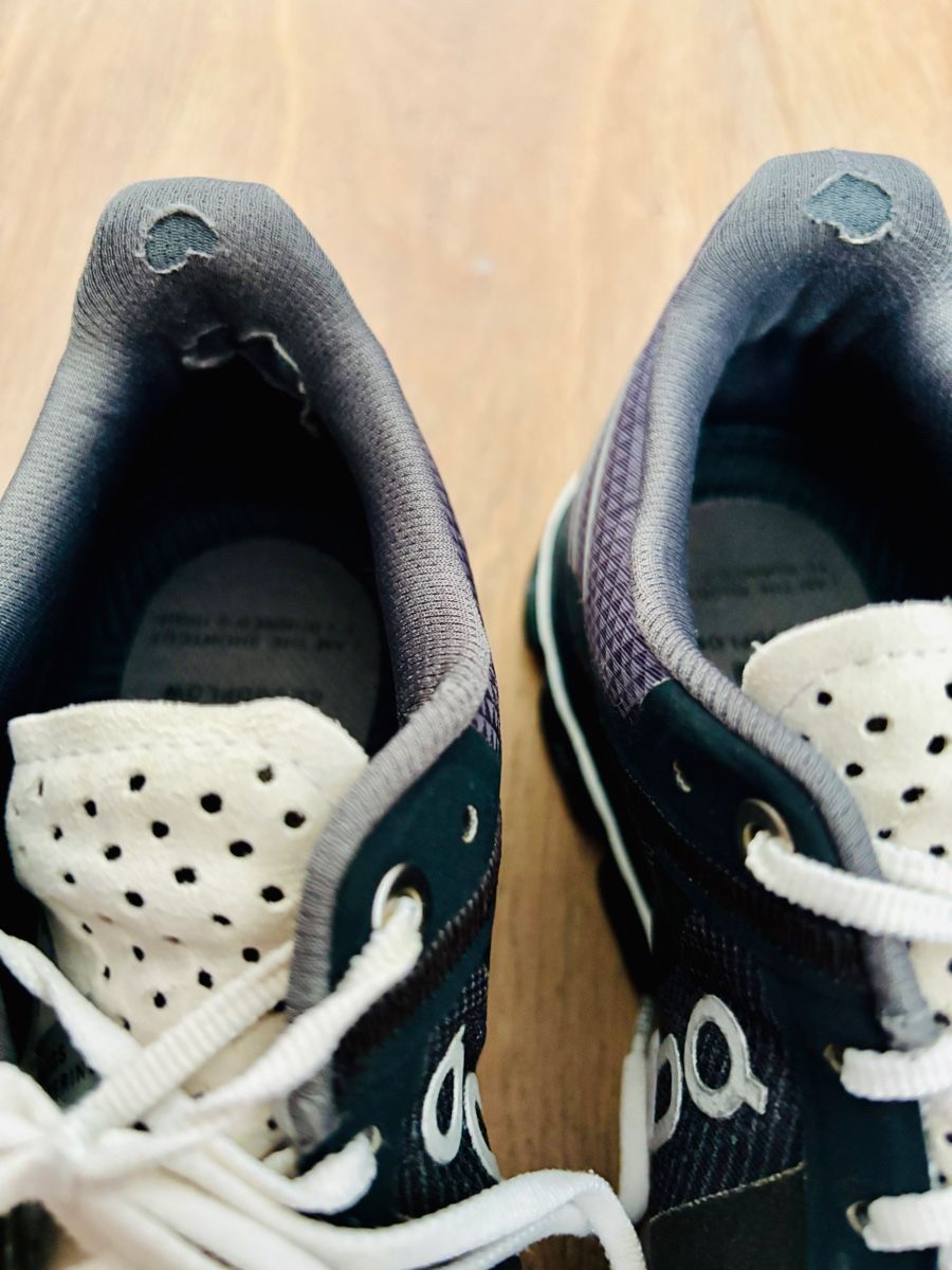 On Scarpe da donna: On Cloudflow Damen Gr. 38.5 – Usato da Ennetbürgen venduto da Evelyne_G 2