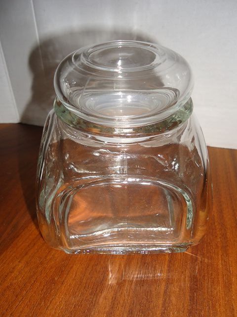 Bicchieri: Glasdose Vorratsglas mit Deckel ca. 12cm hoch – Usato da Ergisch venduto da Haemmerli59