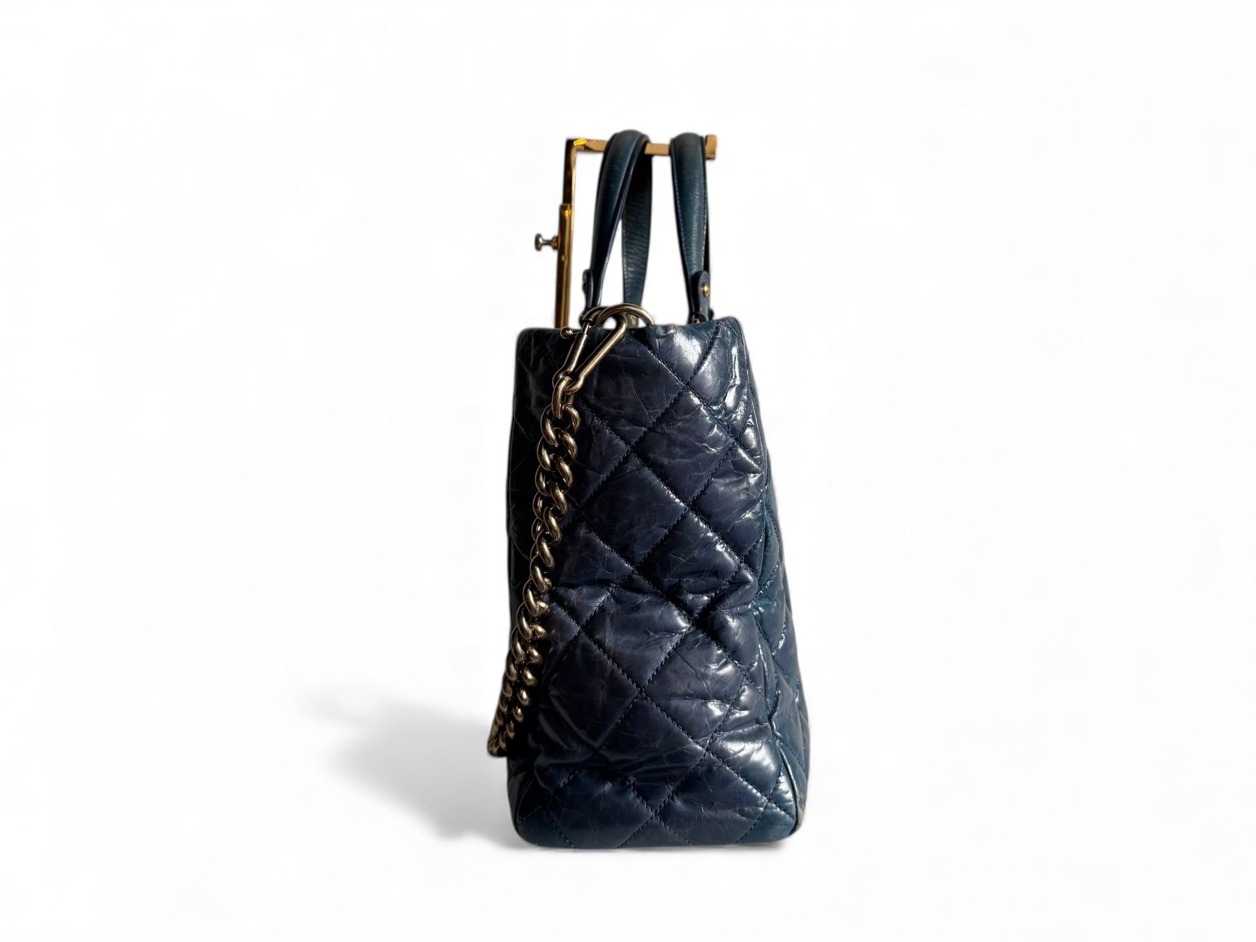 Chanel Taschen für Damen: CHANEL 2.55 Reissue Glazed Tote Tasche – Gebraucht aus Kriens von hannaandkiko 3