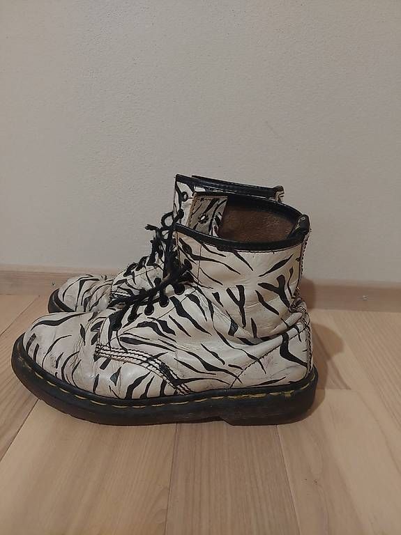 Scarpe da donna: Dr. Martens Zebra Look – Usato da Baar venduto da ele_8fzh 2