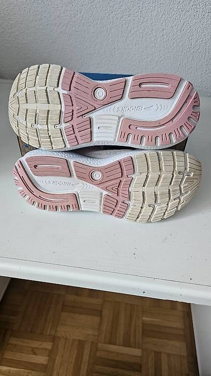 Chaussures femmes: Brooks Ghost 16 Damen Laufschuhe – D'occasion à Sursee par nei_7klk 1