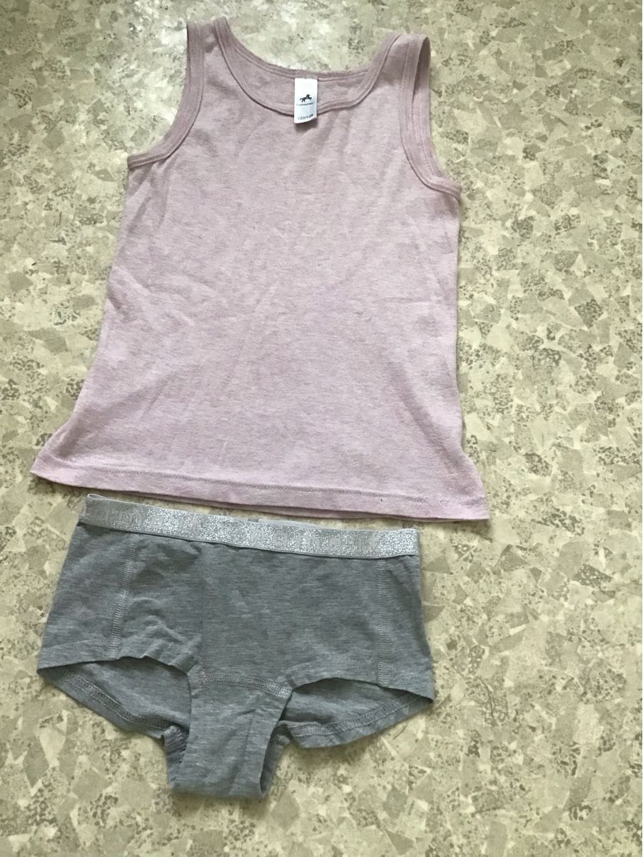 C&A Biancheria intima: Mädchen Unterwäsche Set, Grösse 122/128. – Usato da Seuzach venduto da Tureda