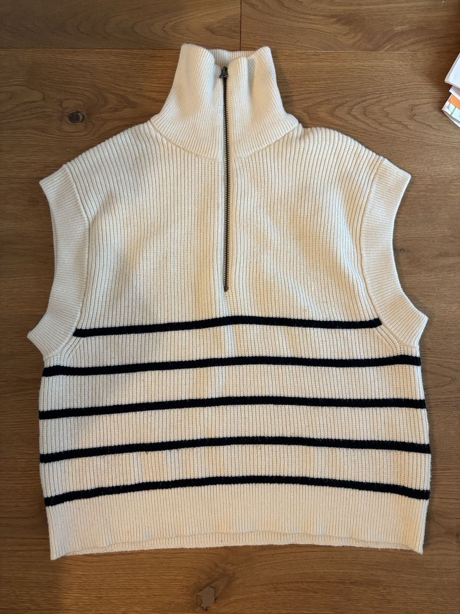 Zara Gilets & Westen: Zara Knit Vest - Size S – Gebraucht aus Männedorf von giu_wm6d