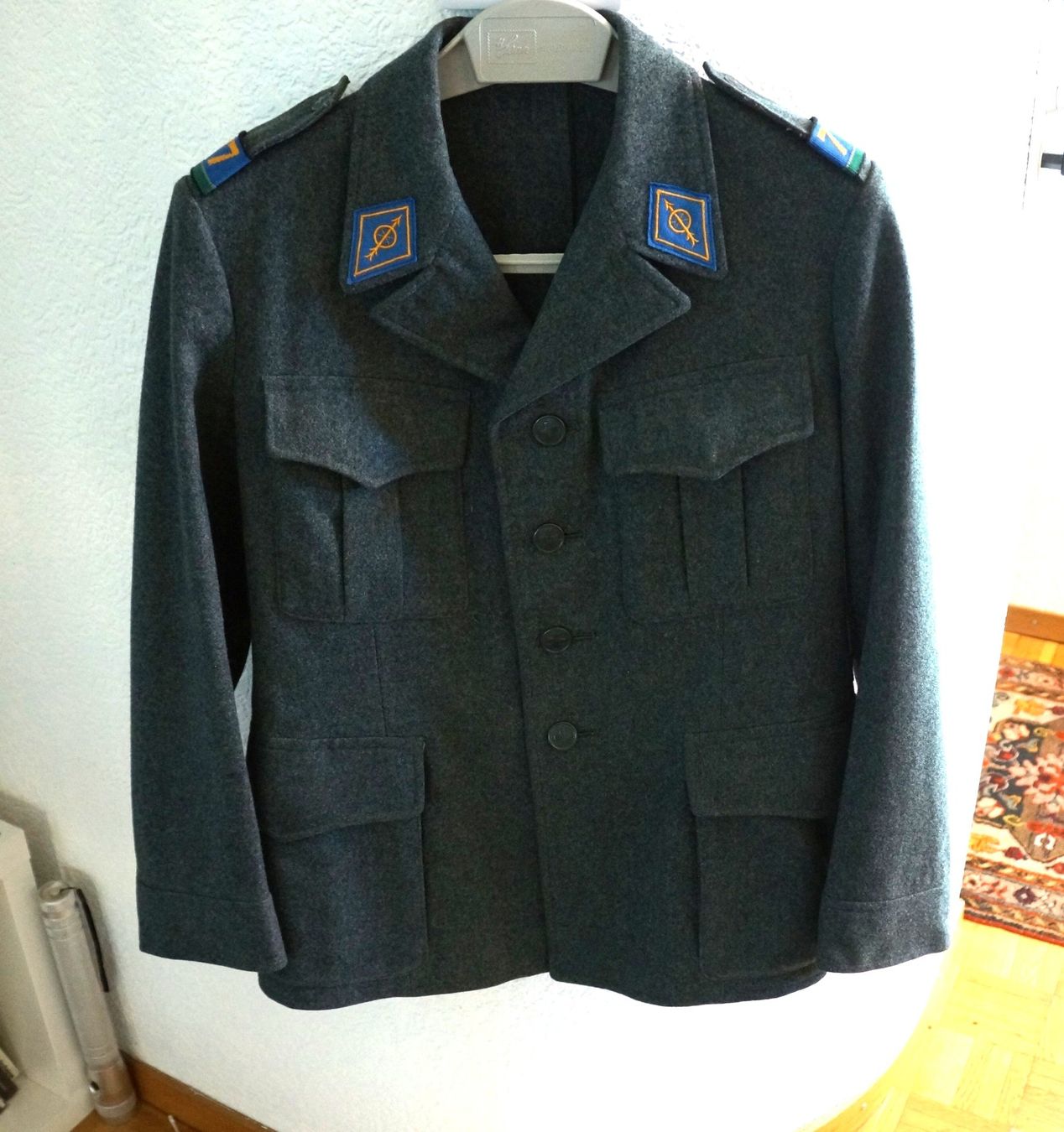 Schweizer Armee Uniformi: Neue Uniform Schweizer Armee. – Nuovo (secondo la descrizione) da Gossau SG venduto da Adler021 4