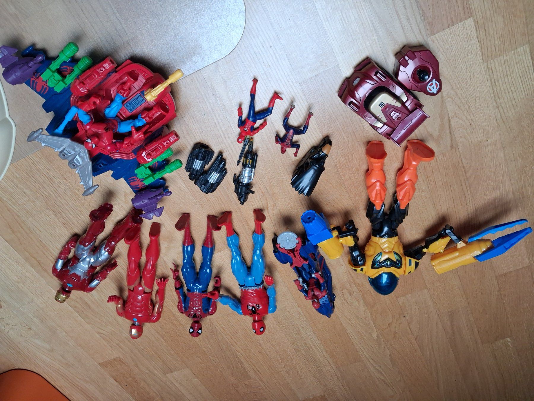 Marvel Figuren: Figurines avengers et spiderman – Gebraucht aus Marin-Epagnier von Crac34