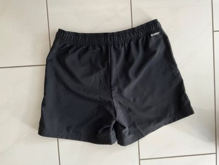 Neue Adidas Turnhose Gr.176