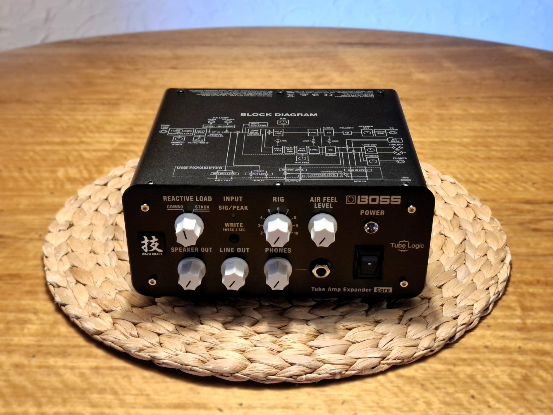 Boss Amplificatori: Boss - Tube Amp Expander Core – Usato da Aigle venduto da Seultwo3 1