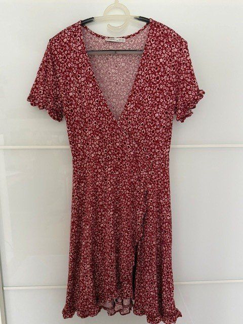 Pull&Bear Vestiti: Rotes Blumenkleid Damen S - Pull&Bear – Usato da Ebikon venduto da NessaD77