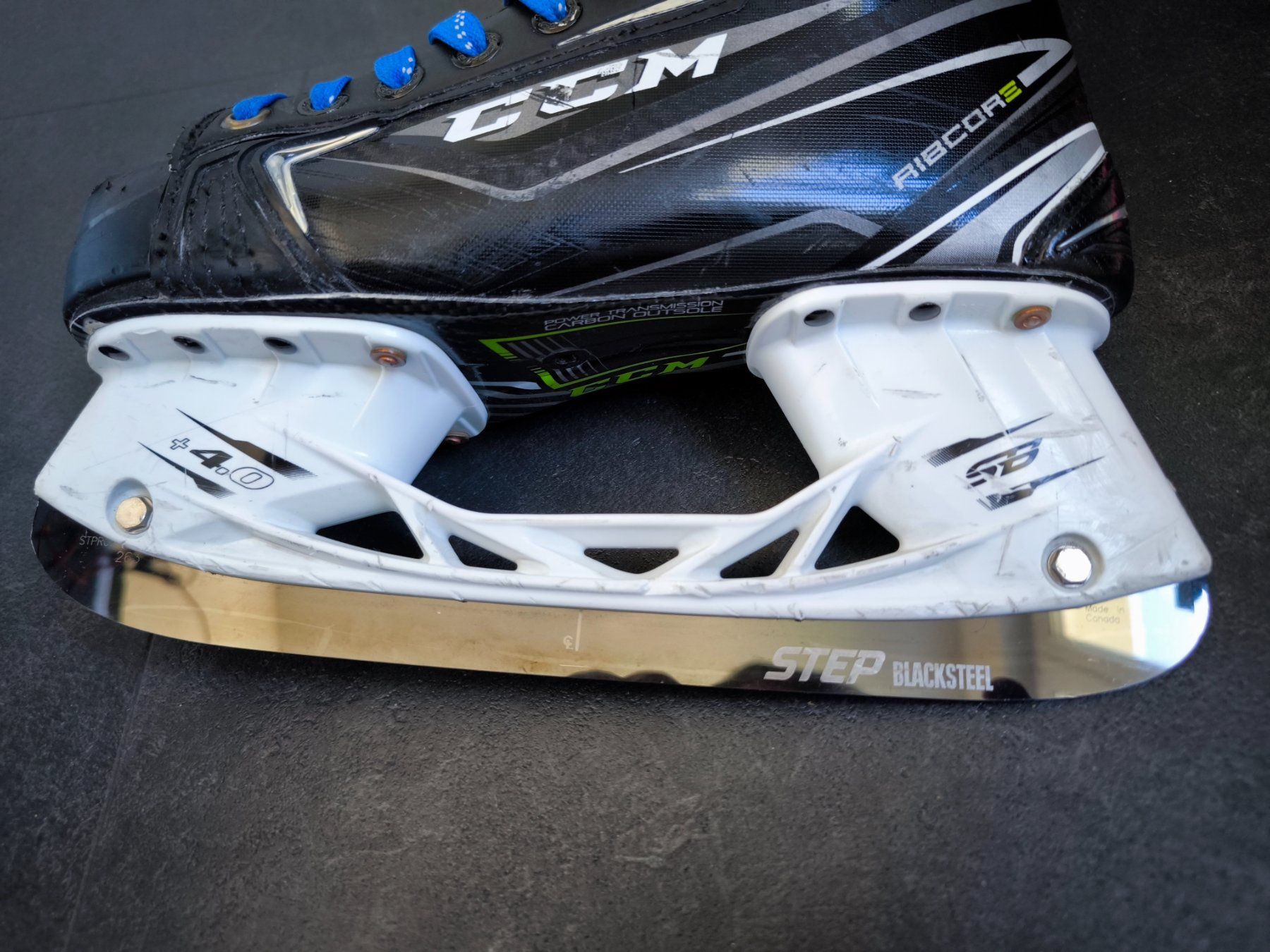 Ccm Pattini da ghiaccio: Schlittschuhe CCM Ribcore 70K – Usato da Othmarsingen venduto da Othm13 3
