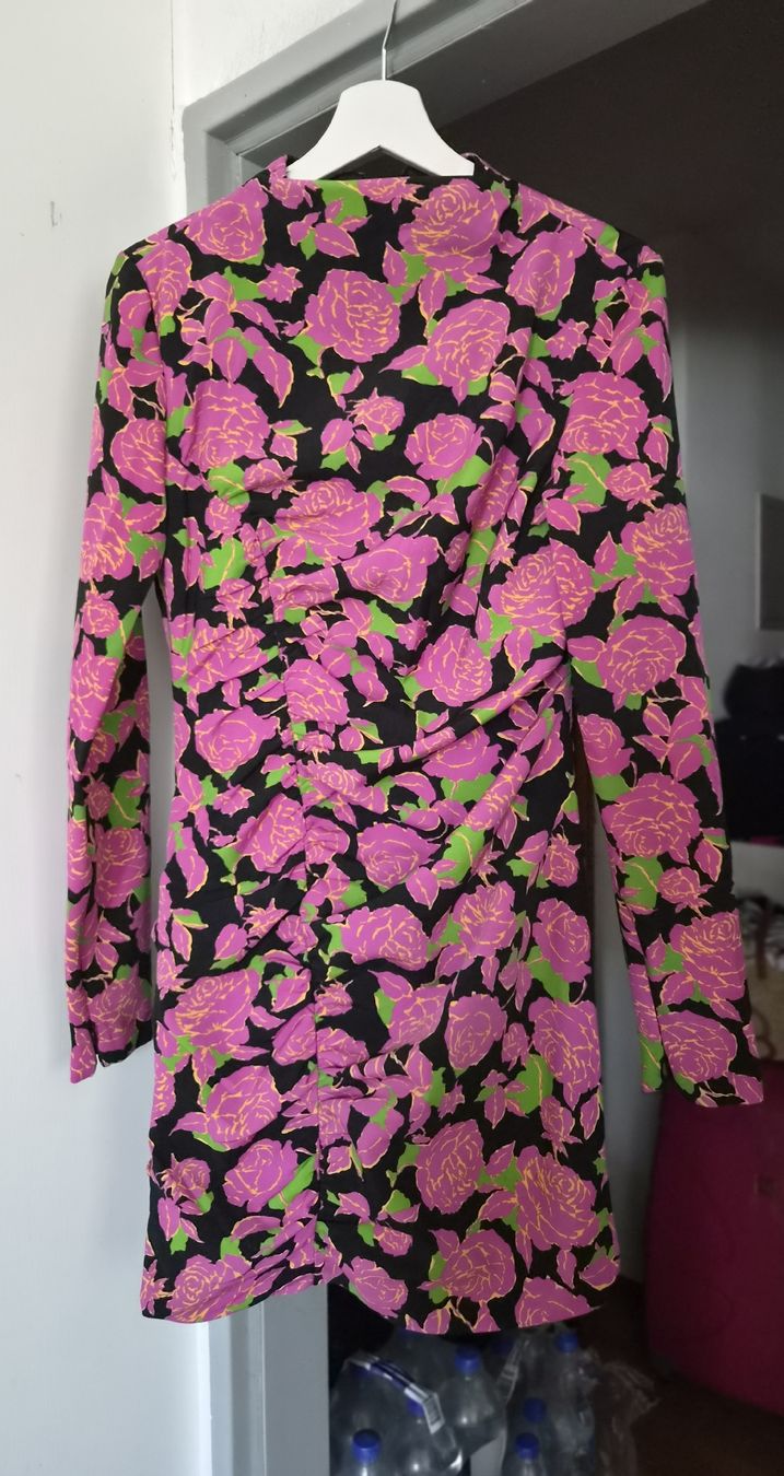 Zara Vestiti: Zara blumiges Kleid Gr. M – Usato da Frenkendorf venduto da Moon111