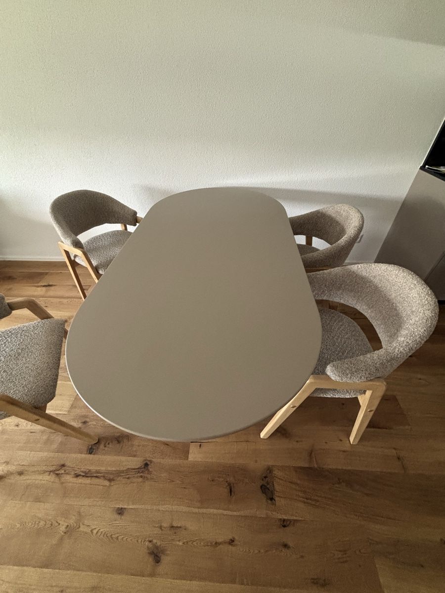 Set de table et chaises: Esstisch-Set mit 4 Stühlen – D'occasion à St. Gallen par ass_5mtp 2