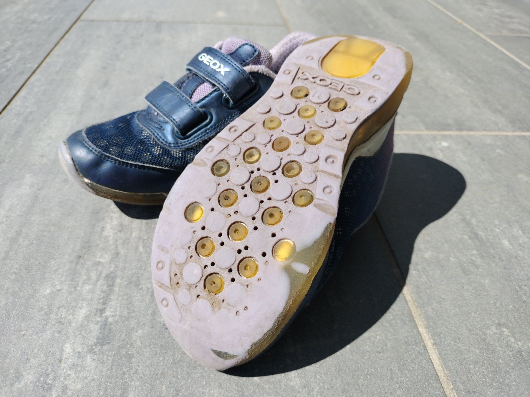 Geox Schuhe für Jungen: Geox LED-Turnschuhe Grösse EU 31 – Gebraucht aus Neftenbach von TheKringel 1