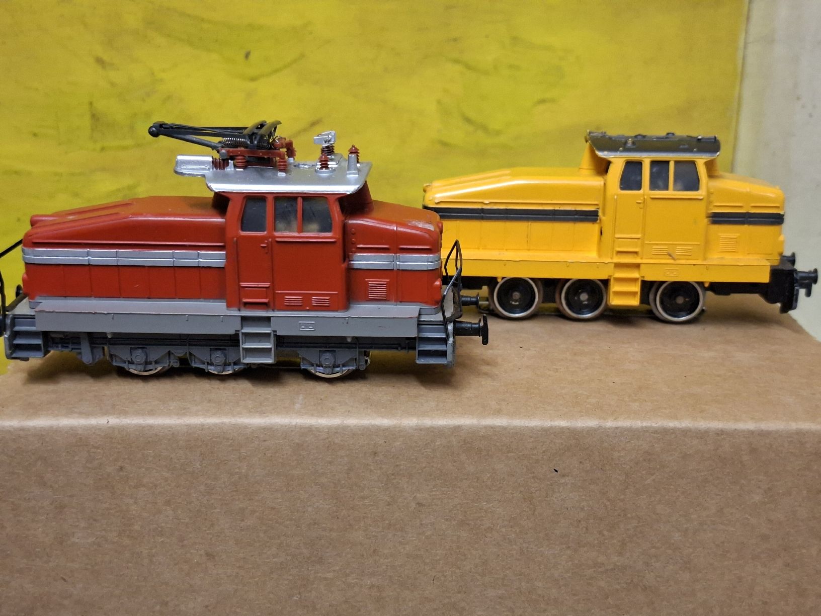 Märklin Modellini di ferrovie: 2 locos de manœuvre Märklin – Usato da Monthey venduto da Jmbois
