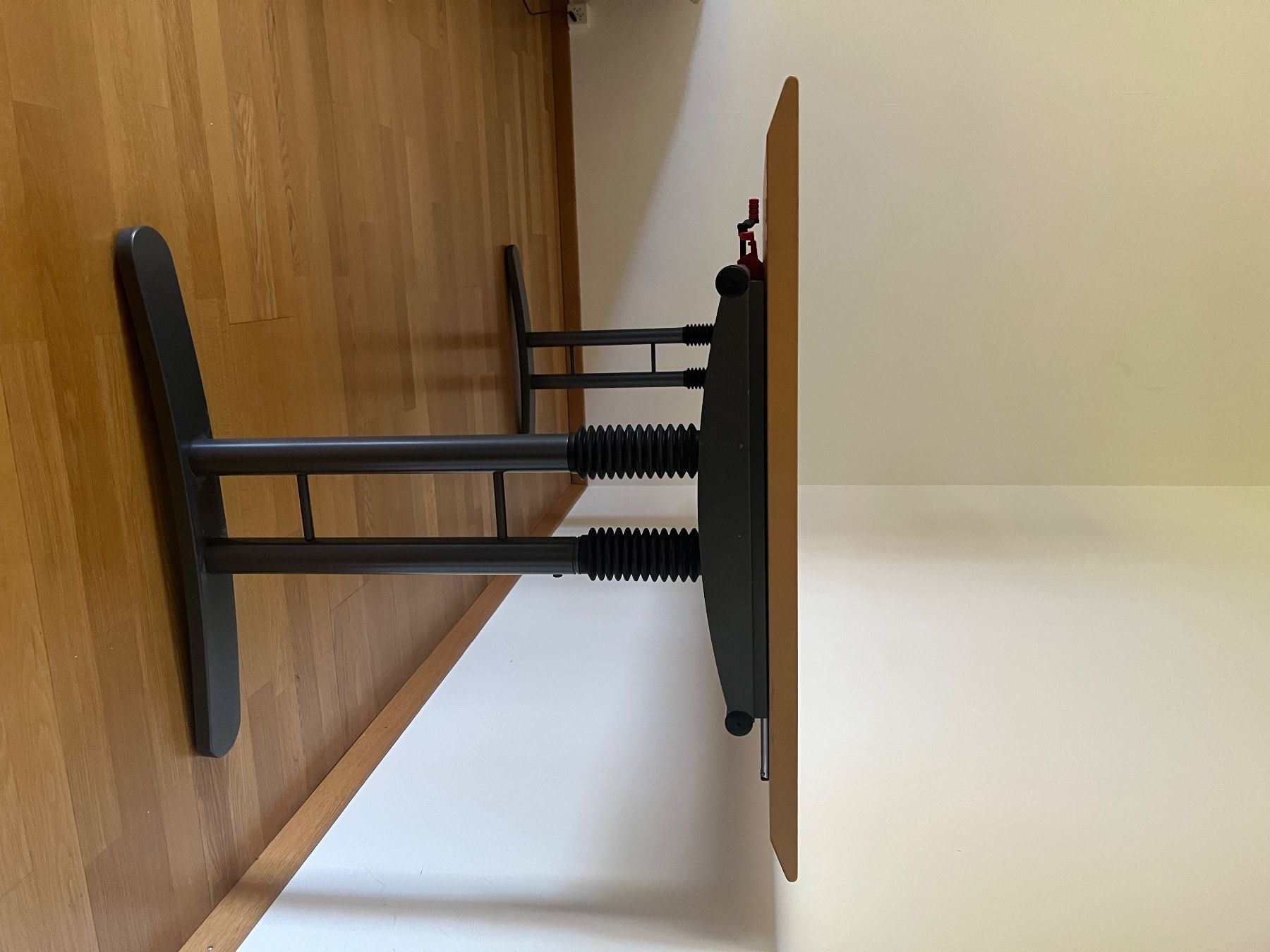 Scrivanie: Adjustable height desk – Usato da Zürich venduto da van_ll5k 3