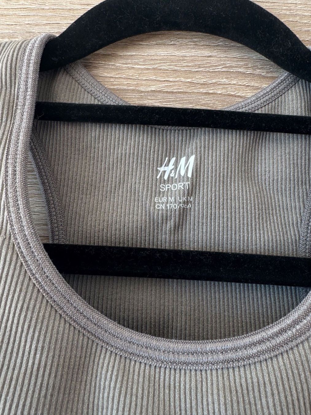 H&M Top: Brassière sport grise – Nuovo (secondo la descrizione) da Montreux venduto da Izapeche811 1