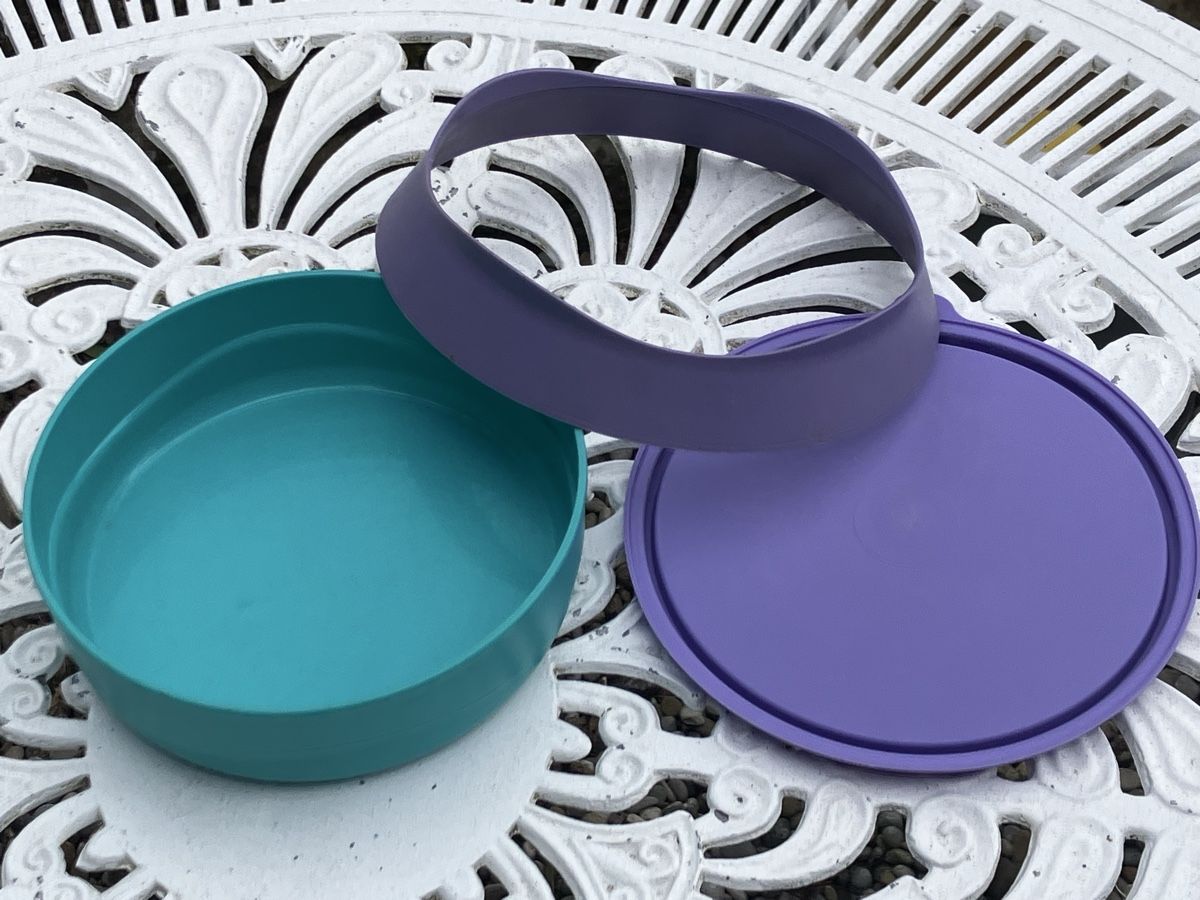 Tupperware Contenitori & Simili: Tupperware Kinderteller, luftdicht verschliessbar – Usato da Oberrüti venduto da Jomaru 1