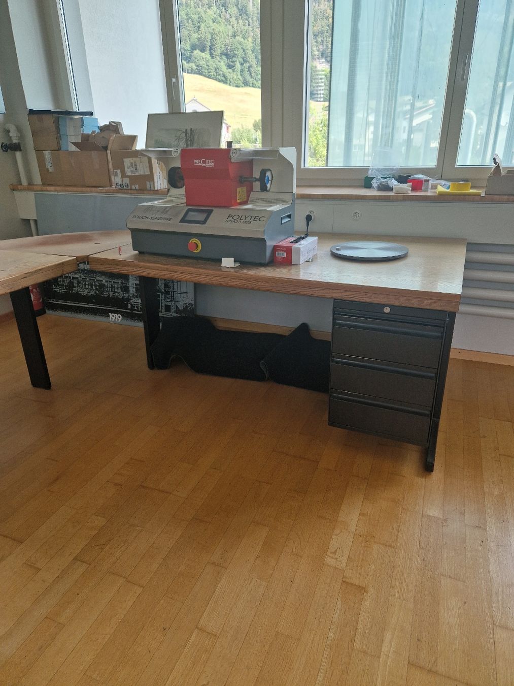Bureaux: grand bureau d angle – D'occasion à Cortébert par Mlgautier 1