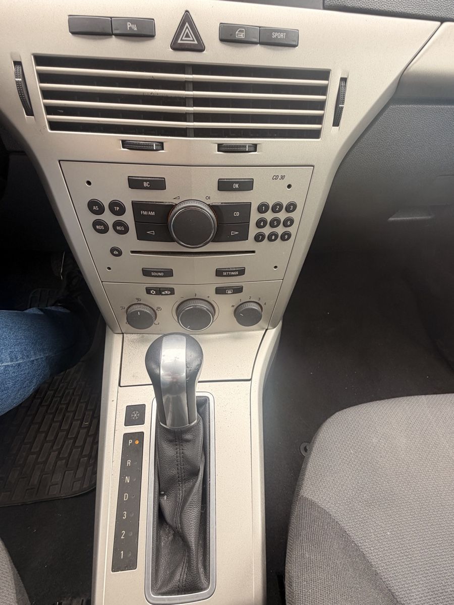 Opel Automobili: Opel Astra 1.8 Automat  – Usato da Hunzenschwil venduto da Car.2015 7