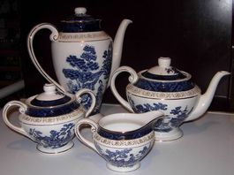 Service 4 p, Théière, cafetière, pot lait, sucrier du Japon