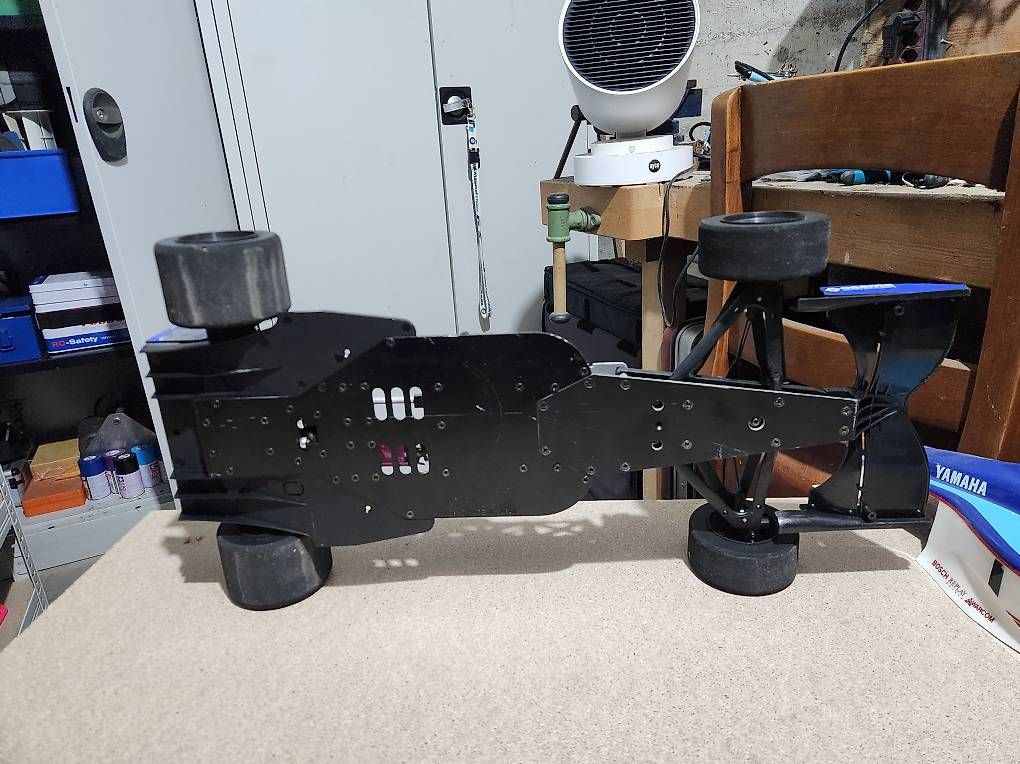 Modellismo RC: Kyosho 643 F1 1/8 électrique  – Usato da Renens VD venduto da aligrapefruit 2