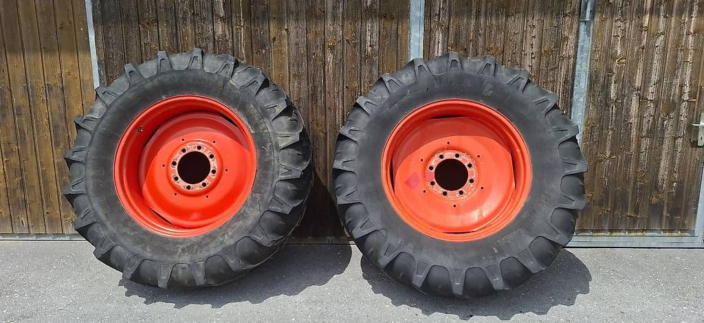 Continental Pneumatici & Ruote complete: Traktor Konpletträder – Usato da Pfäffikon SZ venduto da chi_6tsn