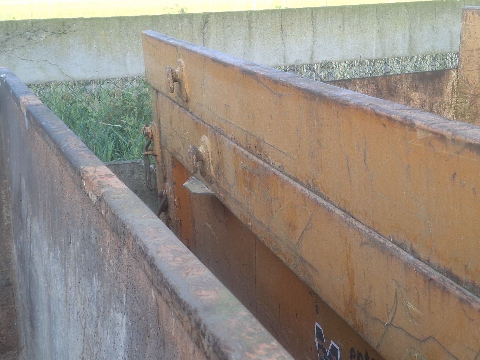 Contenitori edile: 1x Welaki-Mulde 4 m3 mit Klappe – Usato da Schöfflisdorf venduto da locobennito 3