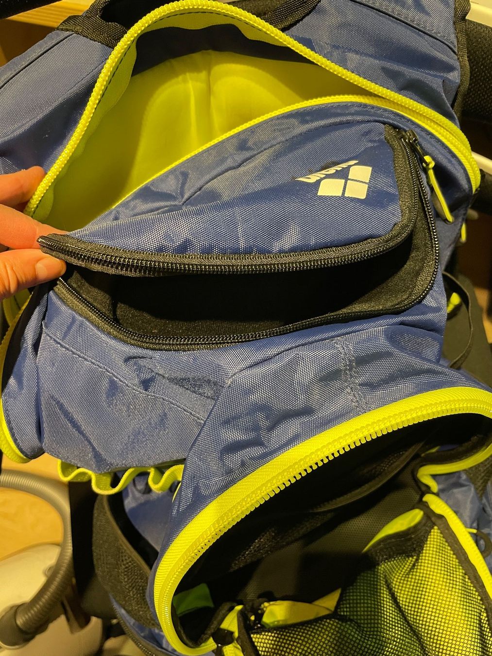 Arena Zaini: ARENA Rucksack blau/schwarz/gelb – Usato da Mauren venduto da Greiner 5