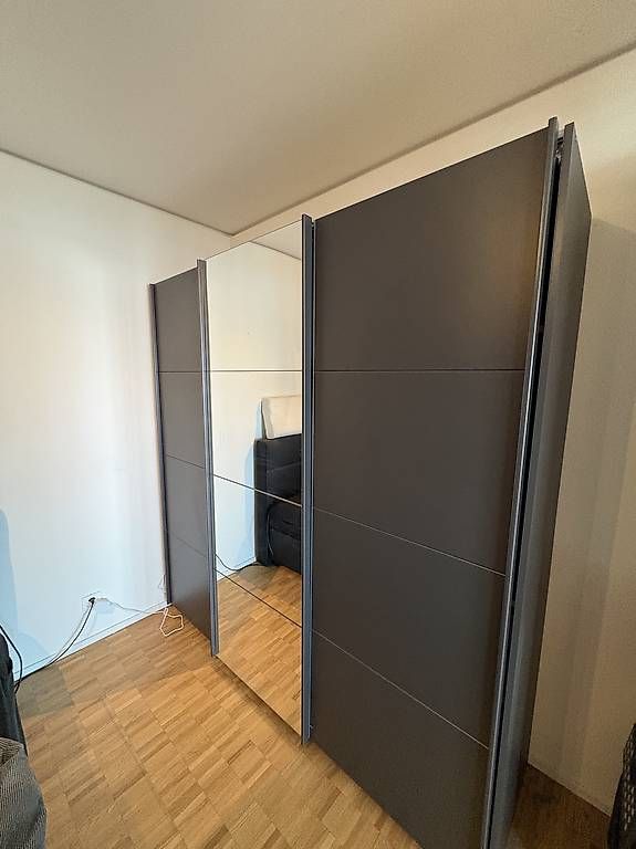 Schränke: Kleiderschrank in Basel abholbereit – Gebraucht aus Basel von lasx07