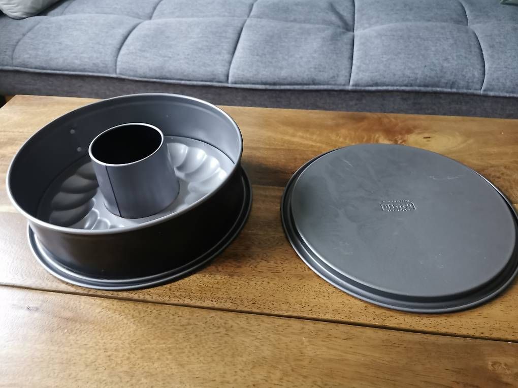 Moules à gâteaux: Kuchenform – D'occasion à Lenzburg par kgei