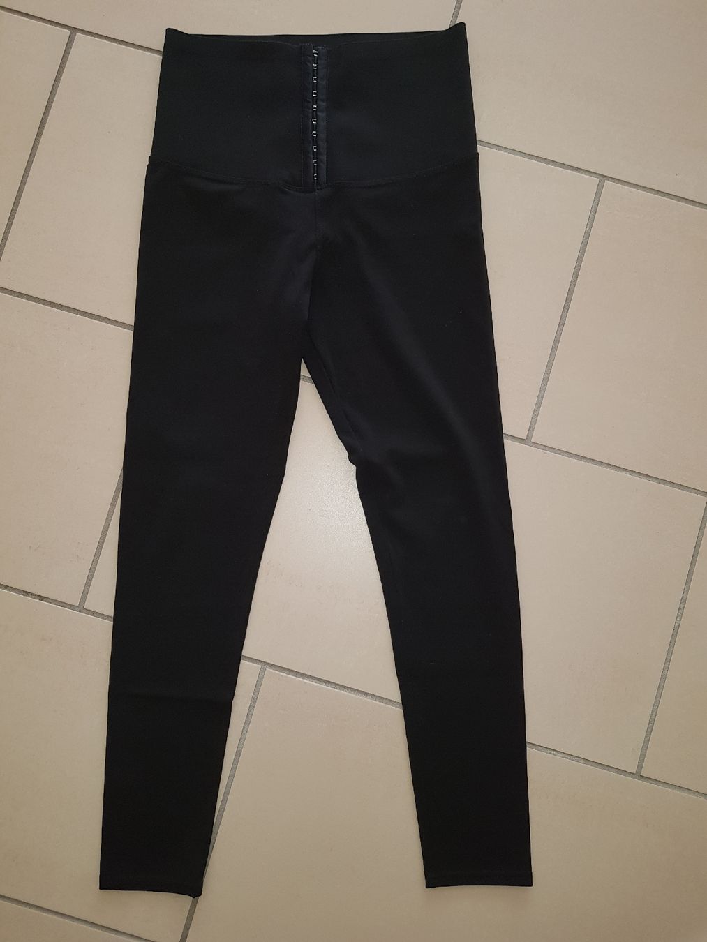 Leggings: Leggins M schwarz – Usato da Viganello venduto da sta_b86s