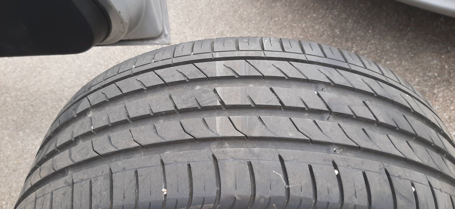 Tutti pezzi di ricambio auto: Pneus "Nexen" 215/40 x17 – Usato da Neunkirch venduto da Hjfrick 3