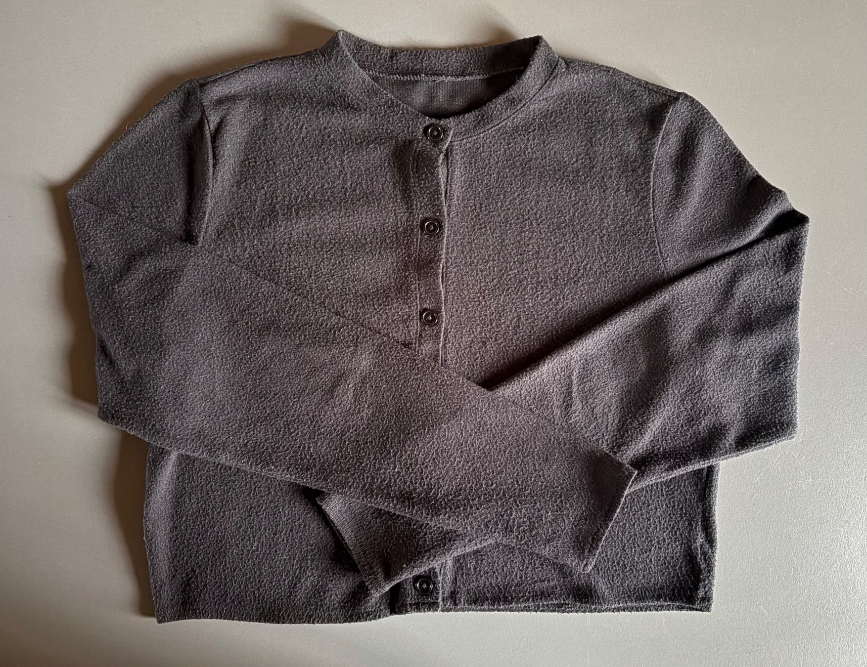 H&M Maglioni & Felpe: Schwarze Strickjacke – Usato da Güttingen venduto da norwis3