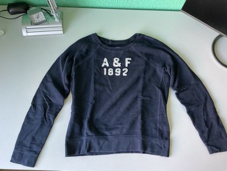 A&F Sweatshirt, dunkelblau, Grösse M – Kuschelig!