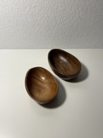 Lot de deux petits bols en bois de forme ovale