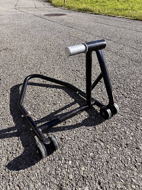 Stander: Motorrad Ständer für Einarmschwinge  – Usato da Einsiedeln venduto da muku67