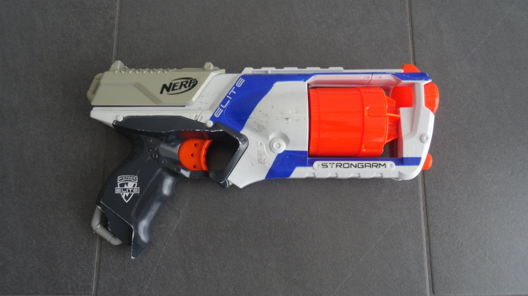 Nerf Giocattoli: Hasbro Nerf N-Strike Elite Strongarm Blaster – Usato da Beinwil am See venduto da den_p9db