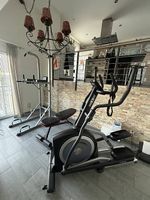 Stepper, Kletterturm und Trainingsbank
