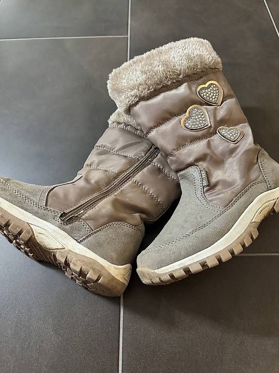Schuhe für Mädchen: Stiefel Winter Mädchen  – Gebraucht aus Freienbach von ang_8xxz