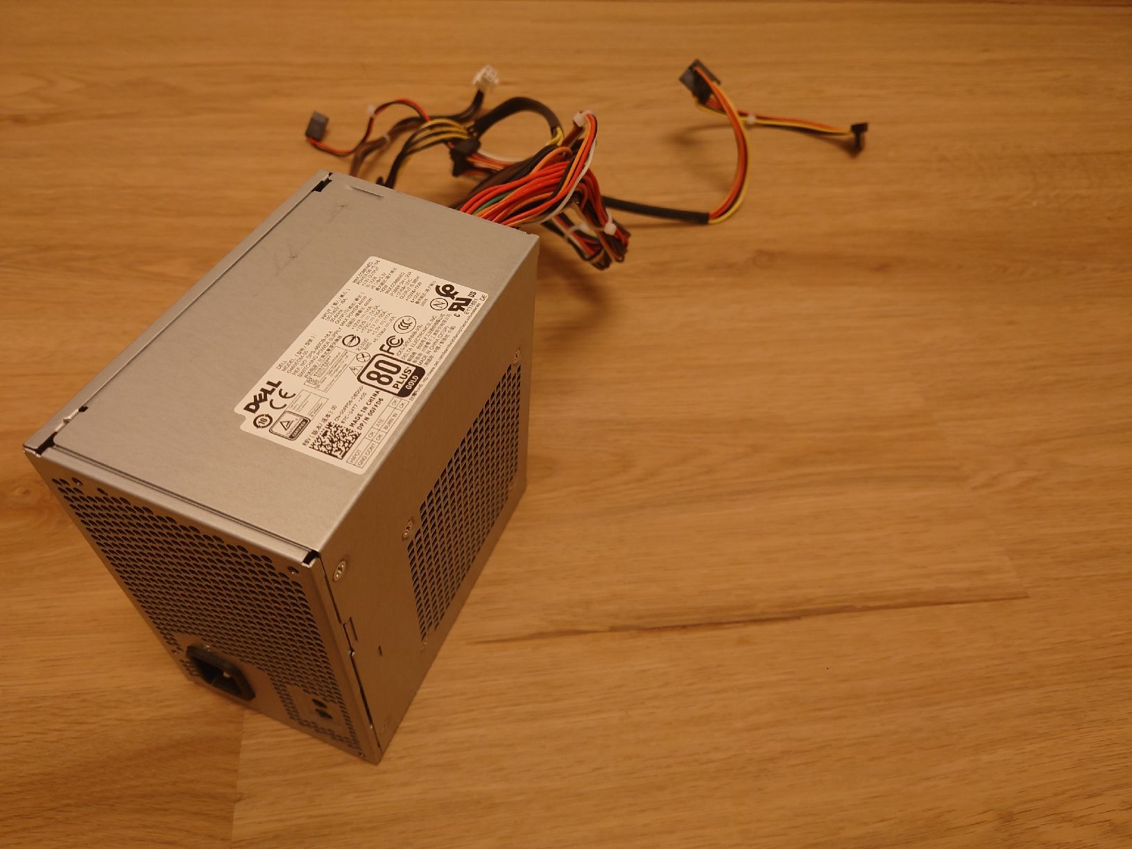 Dell Custodie: Dell DPS-460EGM-00 Netzteil 460W, 80+ Gold. – Usato da Zürich venduto da Almohammed