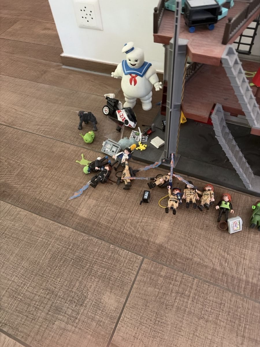 Playmobil Giocattoli: Playmobil Ghostbusters Feuerwache + Auto + Figuren – Usato da Zürich venduto da marina76 1