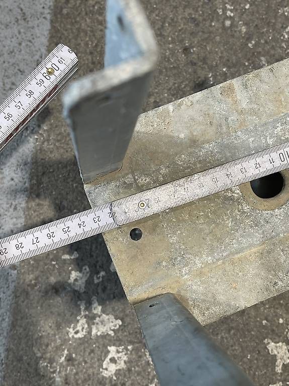 Altro per industria metallurgica: Gabelkopf Deckenstützenkopf Vierwegkopf – Usato da Ufhusen venduto da E30is 4