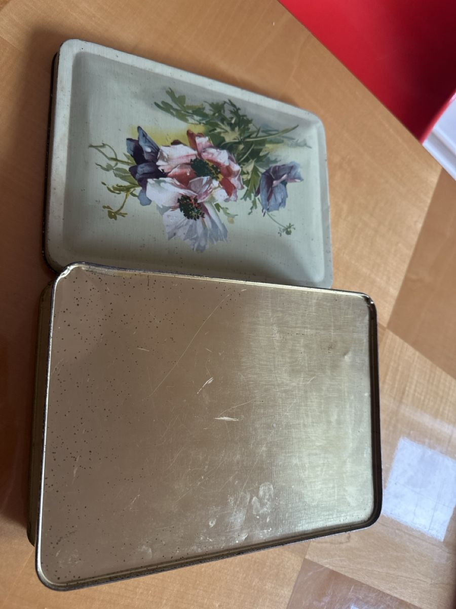 Pots: Alte Büchse / Dose mit Blumen  – D'occasion à Zürich par Misus.Flohmi 2