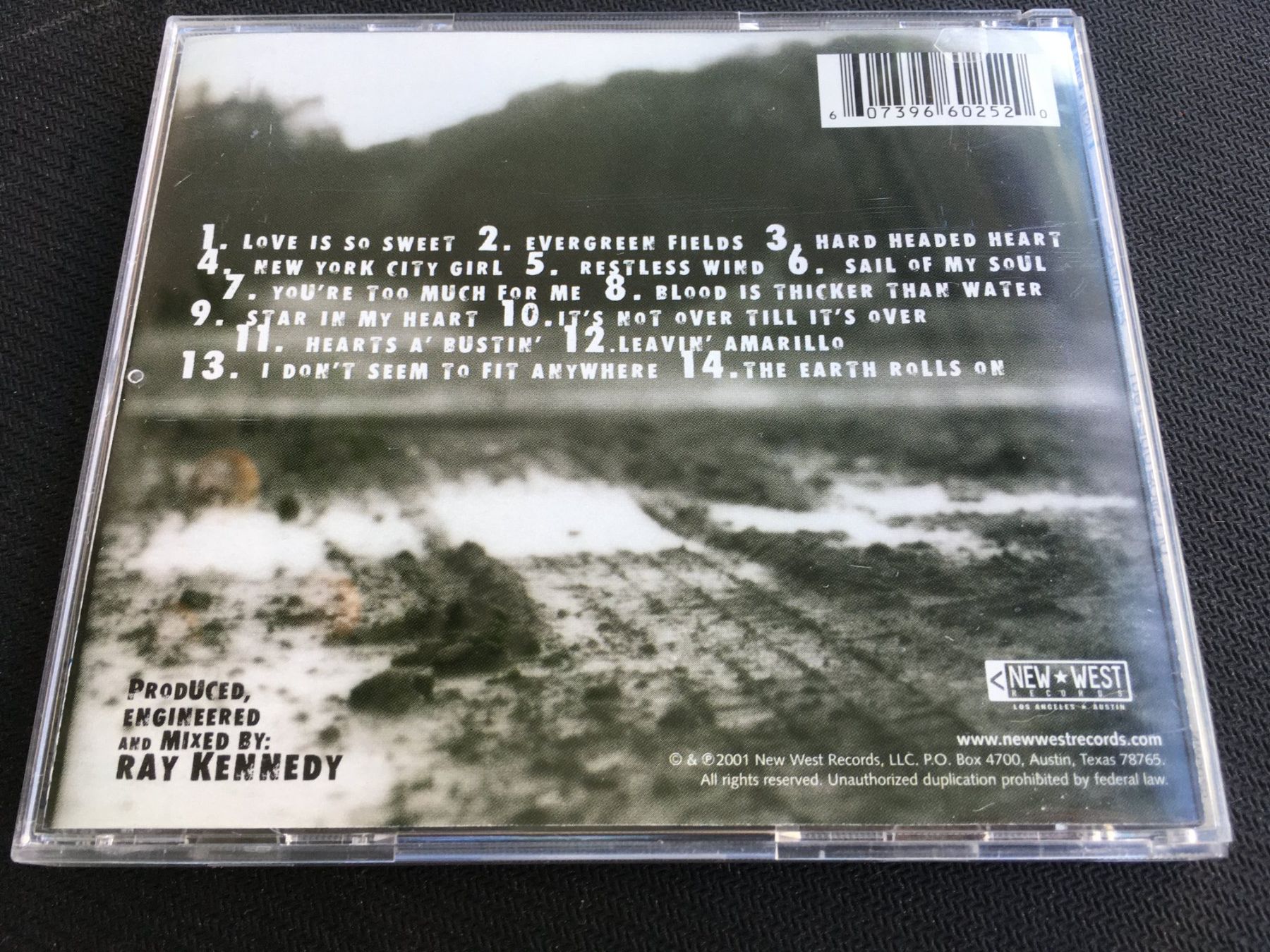CD: Shaver - The earth rolls on -CD- – Usato da St.Gallen venduto da MedienJoe 2