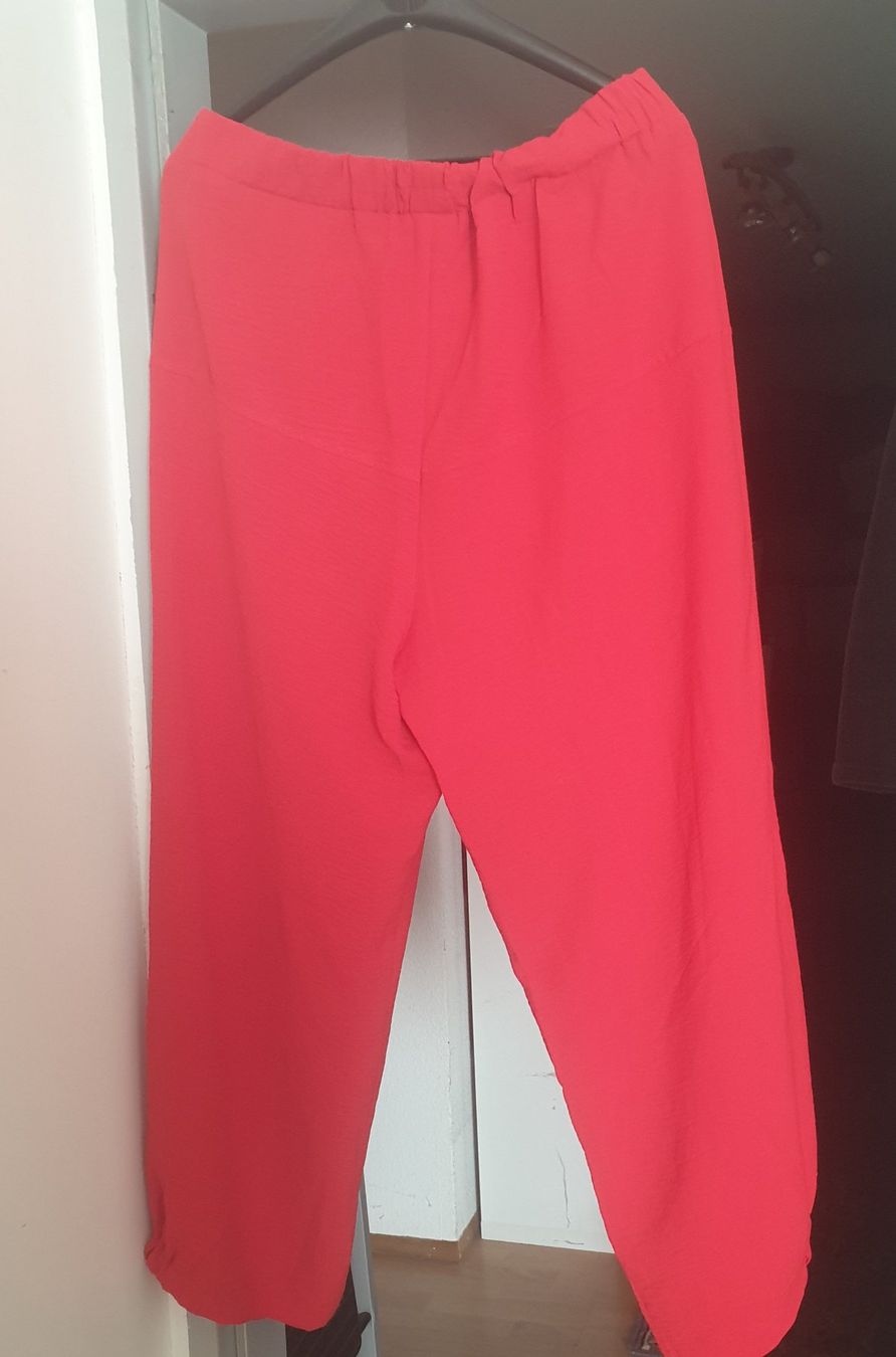Niederberger Pantalons: Niederberger, Hose in rot – Neuf (Voir description) à Frenkendorf par Chrigeli01 2